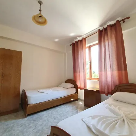 Skura 3*